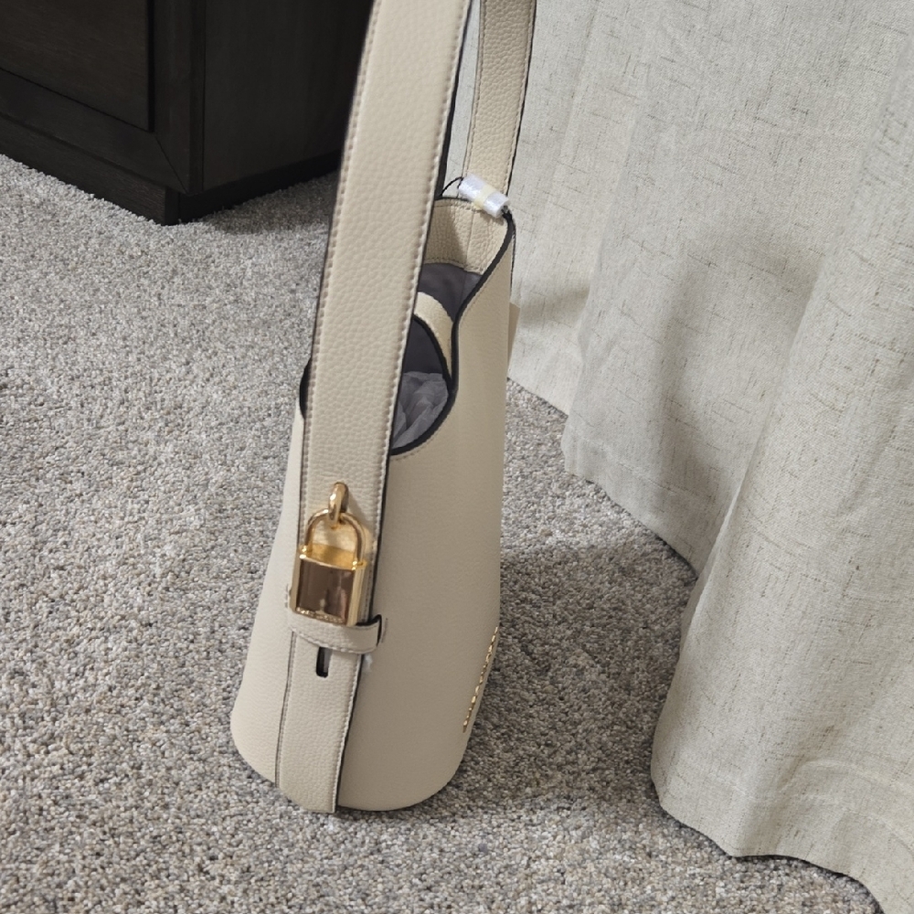Marc Jacobs Beige Shoulder Bag - Picture 2 of 3